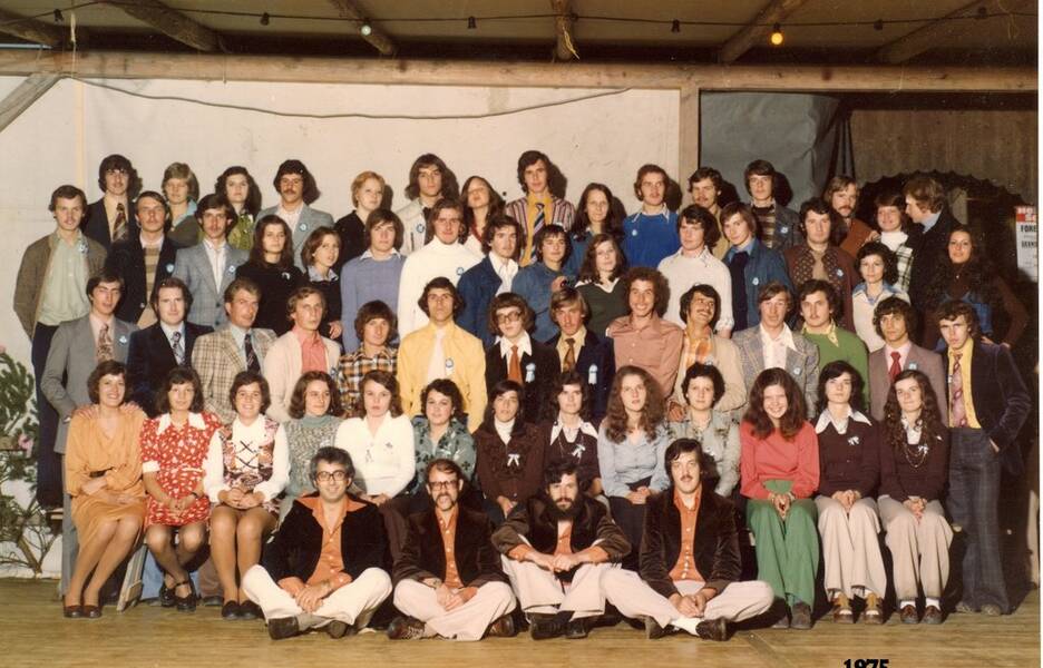 1975